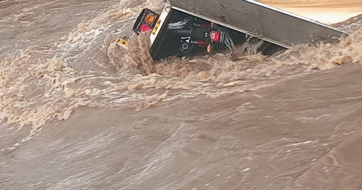 Ongoing search for truck driver swept away by floods on Mogor River in Trans Mara South – Kenya News Agency